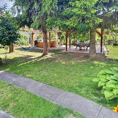 Guest house Twin Pines *